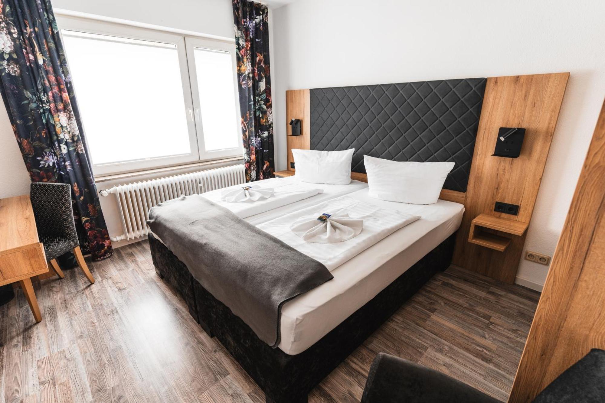 Hotel Apartments Restaurant Cala Luna Marburg Экстерьер фото