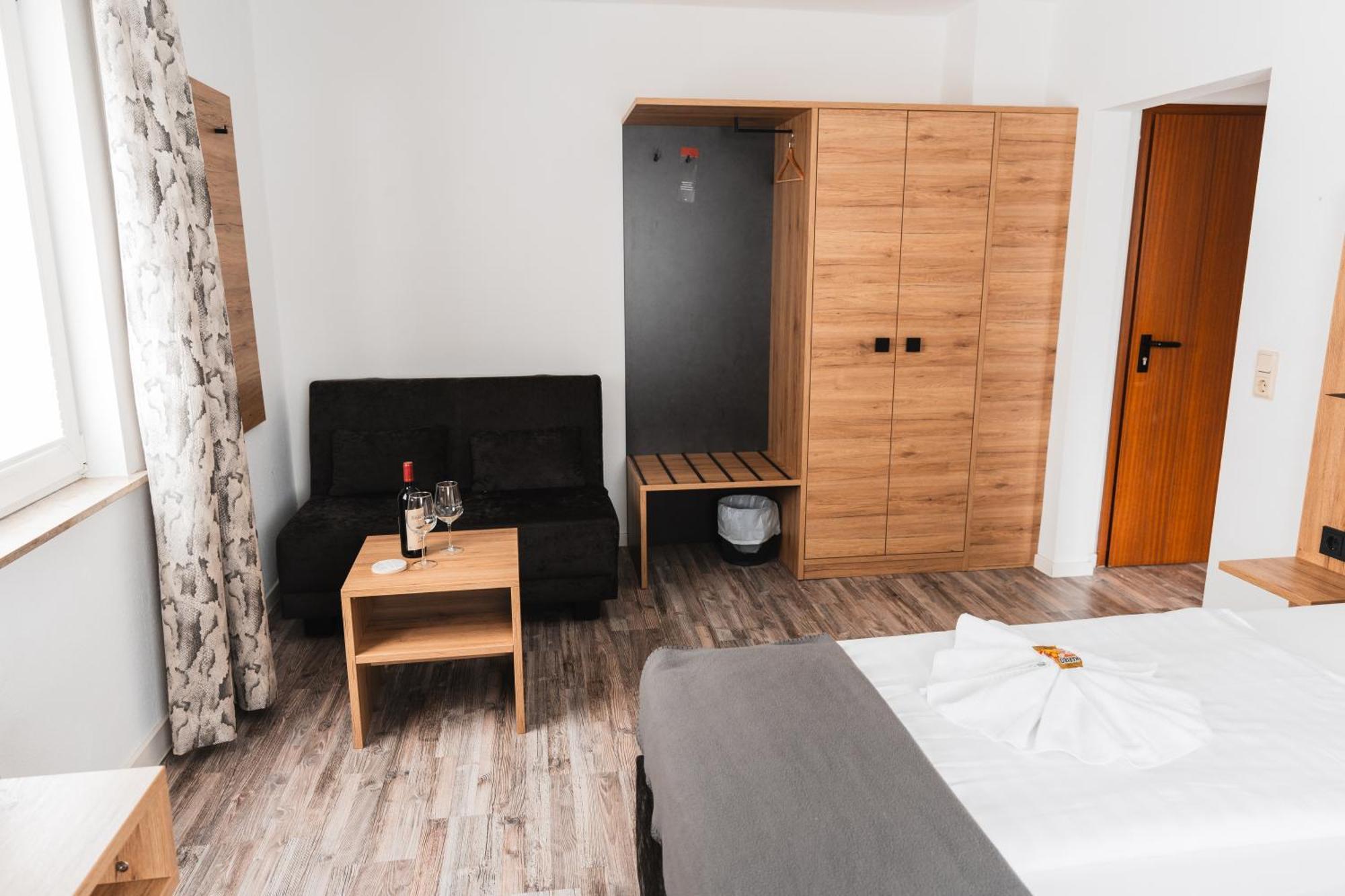 Hotel Apartments Restaurant Cala Luna Marburg Экстерьер фото